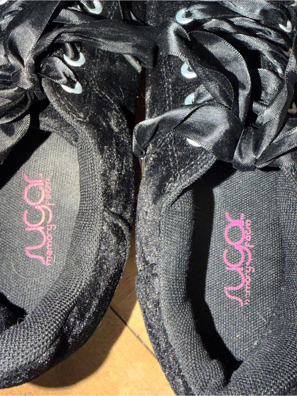 Sugar Black Velvet Ribbon Lace Sneakers sz 9